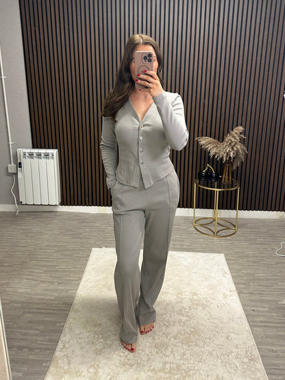 Stormi Button Lounge Set