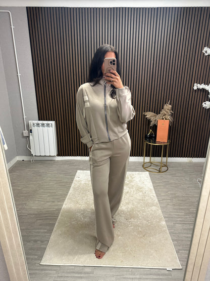 CHLOE - Retro Style Tracksuit
