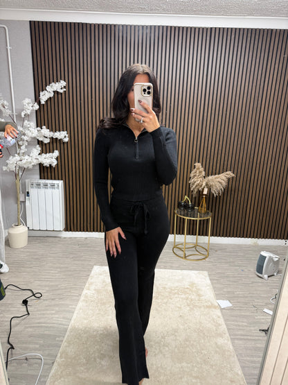 APRIL 1/4 Zip Lounge