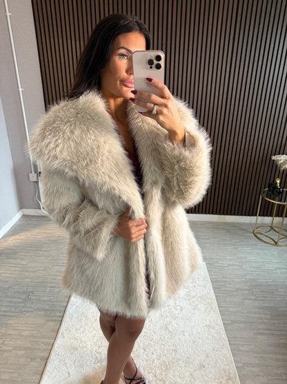SAMMY - Oversize Faux Fur Coat with Collar Detail