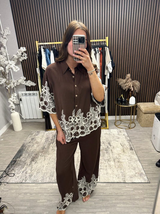 VIENNA Embroidered Set