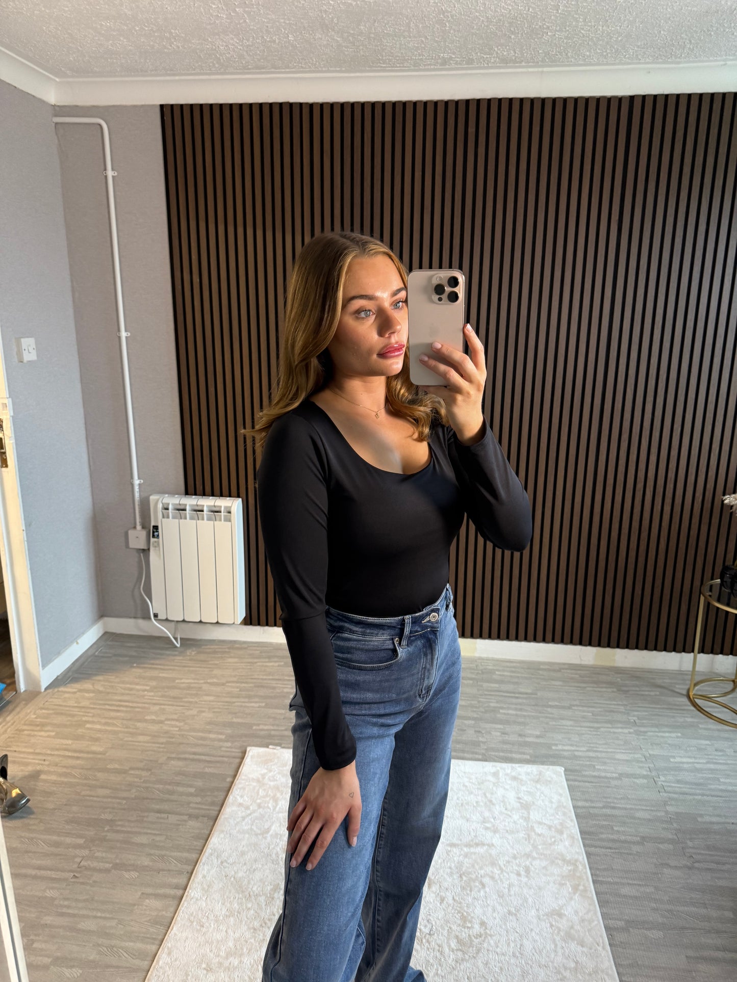 CLARE - Basic Scoop Neck Long Sleeve Top