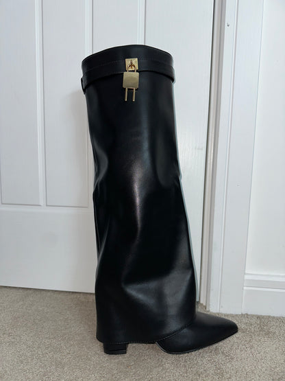 AMY Long Heel Boot - Lock Details