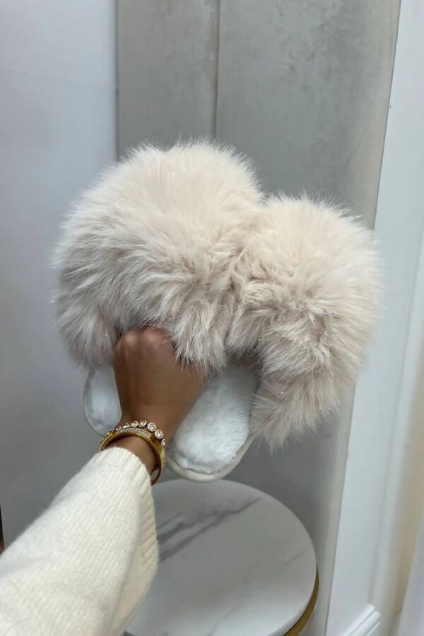 CASSIE - Fluffy Slippers